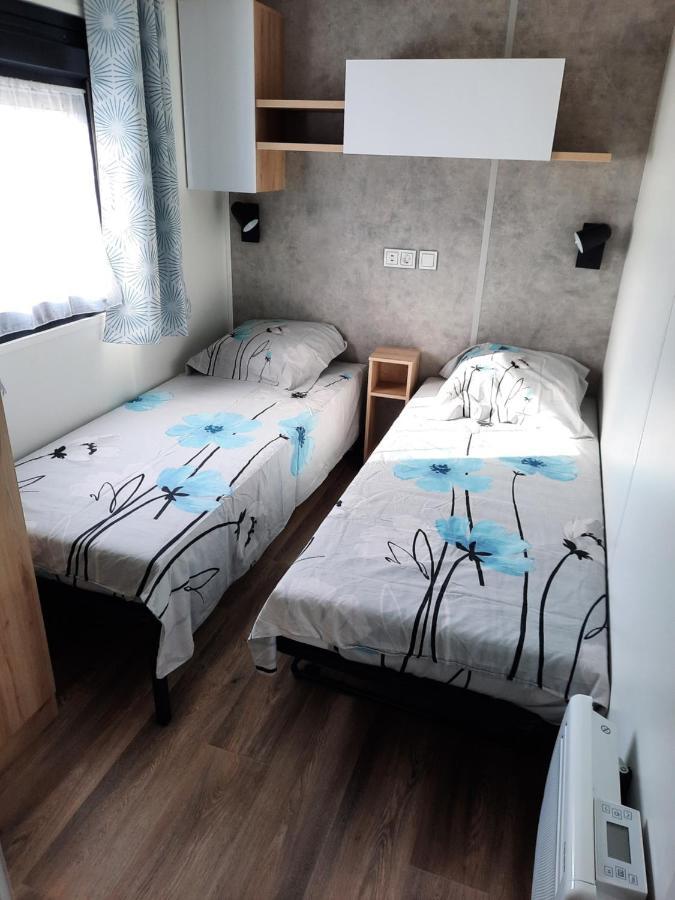 Jpp Marie Ange Proprietaire Hotell Saint-Julien-en-Born Eksteriør bilde