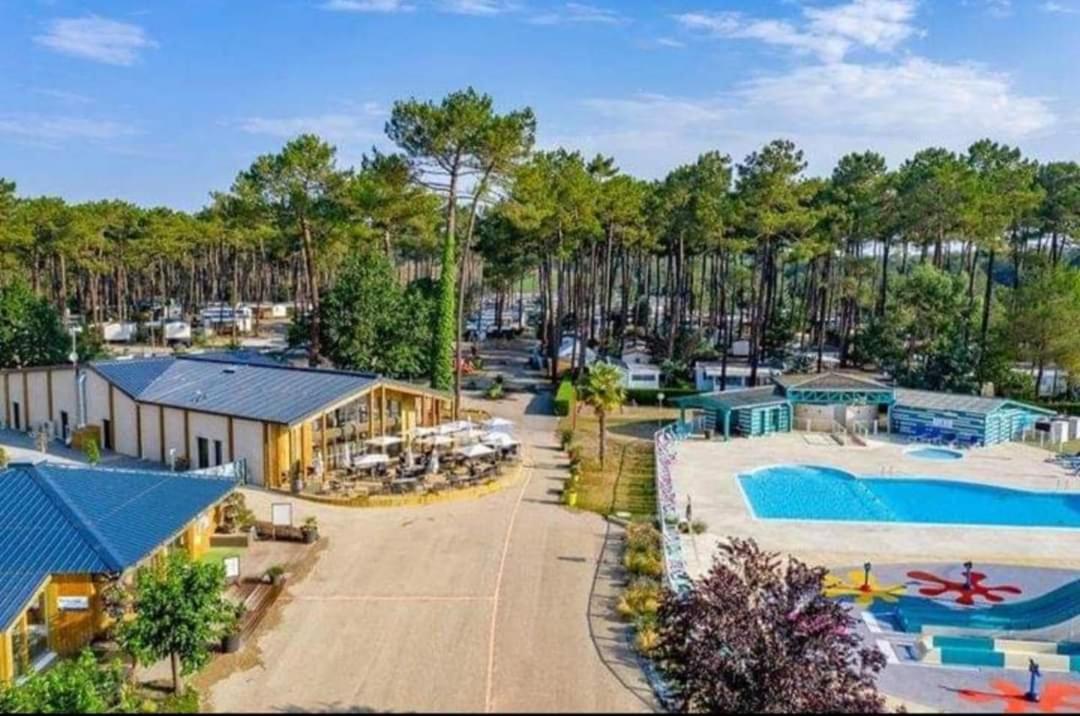 Jpp Marie Ange Proprietaire Hotell Saint-Julien-en-Born Eksteriør bilde